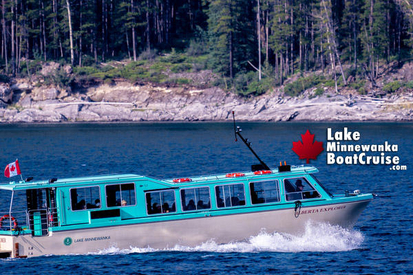 Features of Lake Minnewanka Boat Cruise