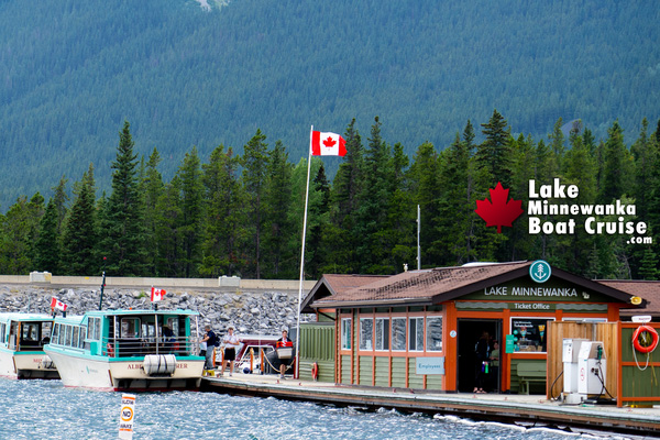 Banff Lake Minnewanka Boat Cruise Hours